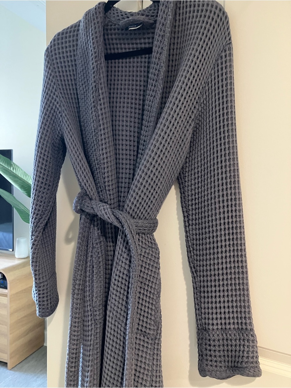 Brooklinen Gray Waffle Knit Robe - Picture 5 of 9